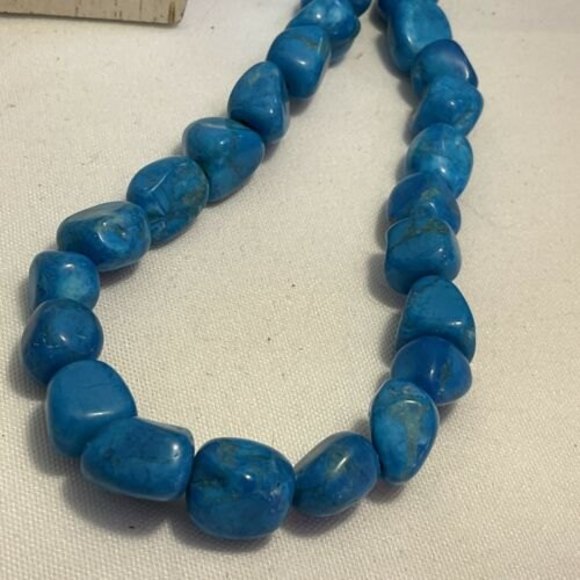 Chunky Turquoise Colored Blue Stone Beaded Necklace 16" - Picture 1 of 3